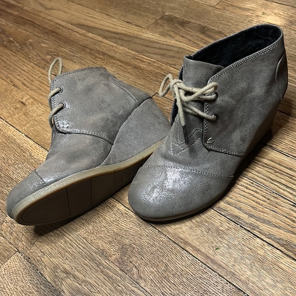 Metallic Gray Toms Wedges - Picture 4 of 4